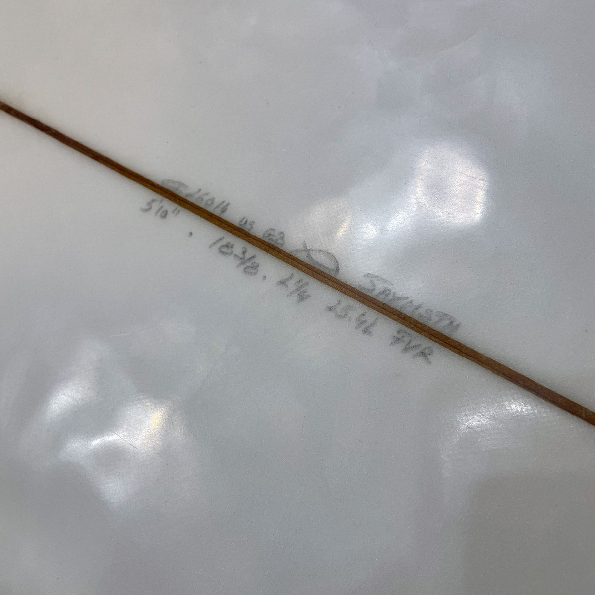 Channel Islands 5'10 Fever Second Hand Shortboard - 25.4L - White - Second Hand Shortboard by Channel Islands 5ft 10