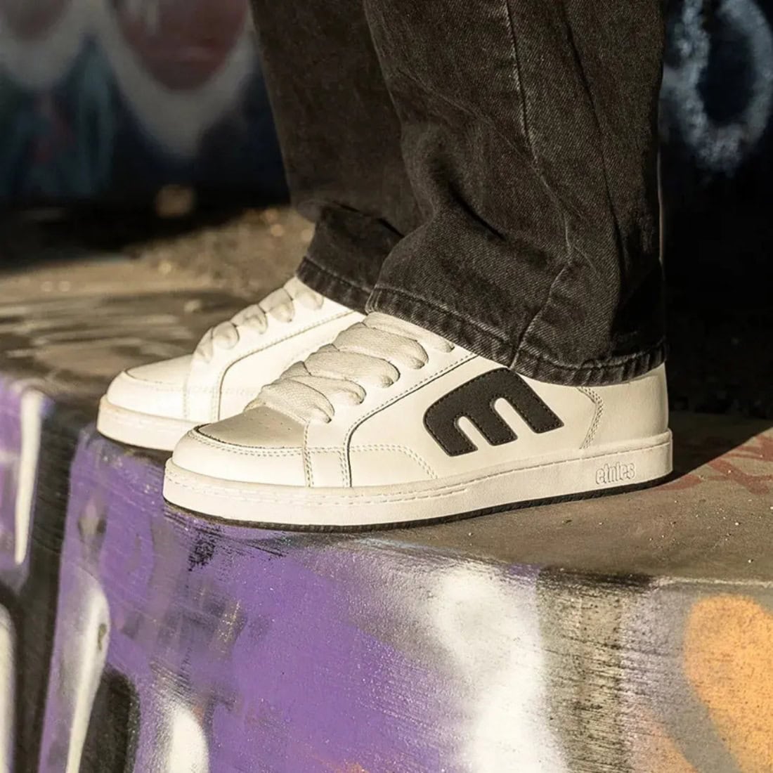 Etnies Kingpin 2K Skate Shoes - White/Black
