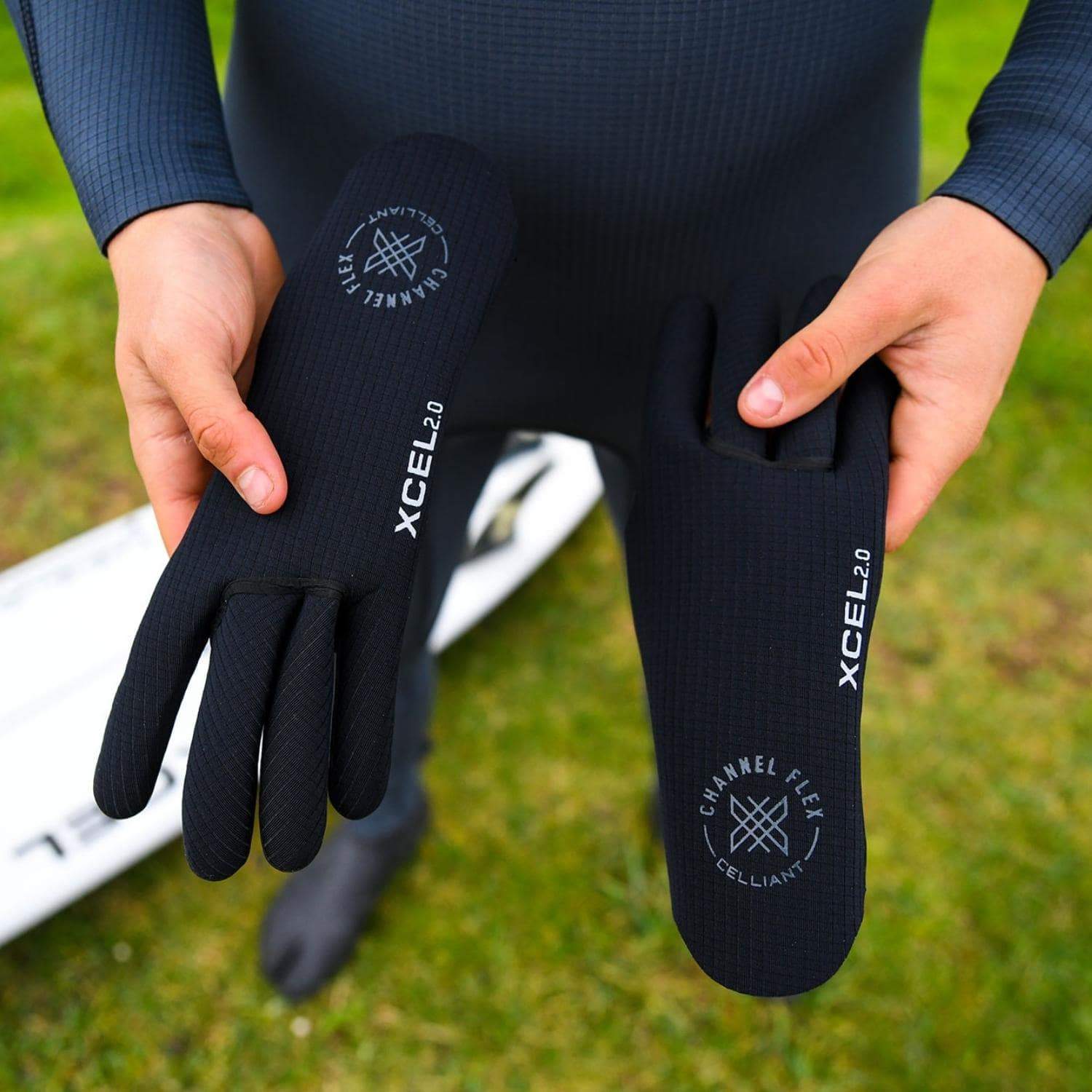 Xcel 2mm Comp-X 5 Finger Wetsuit Gloves - Black - 5 Finger Wetsuit Gloves by Xcel